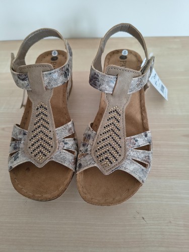 Bnwt pavers womens - pavers, beige/grey