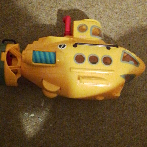 Yellow plastic submarine - yellow,