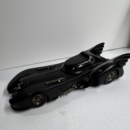 Hot wheels batman - 1:18,