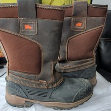 BNIB Men's HYENA NEVIS Brown