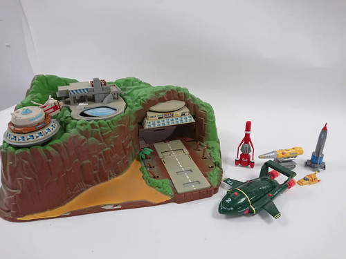 Thunderbirds tracy island - tracy,