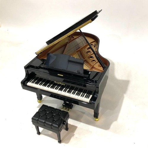 Black grand pianist - grand,