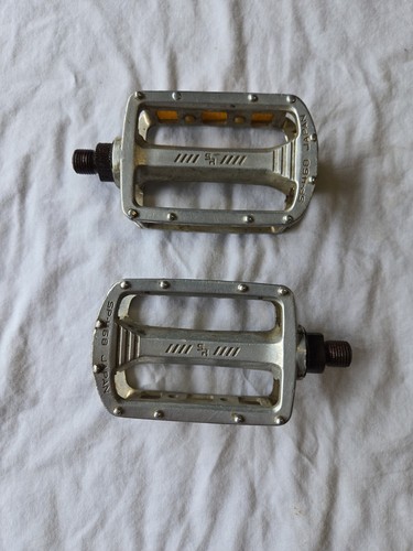 468 2 mongoose - 1/2",