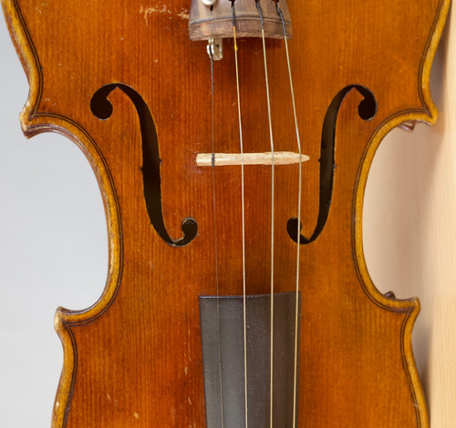 Old small violin - old,