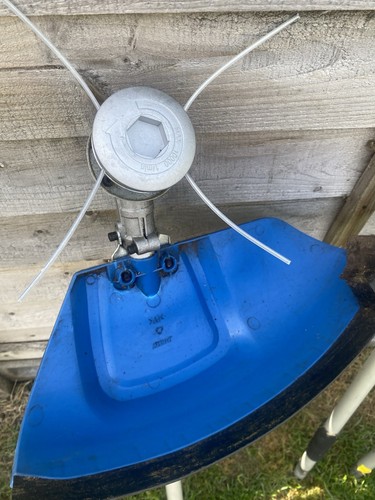 Petrol pole hedge - petrol, trimmer