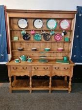 Stunning 19th Century Antique Pine Pot board Dresser !!!