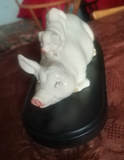 Beswick ~ PIG & PIGLET ~ Piggy Back ~ GLOSS MODEL No. 2746 ~ ON BASE