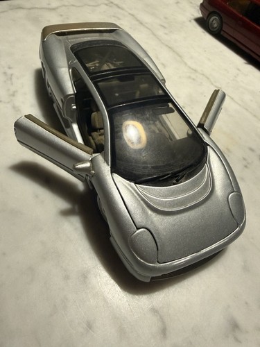 Maisto jaguar xj220 - jaguar, made