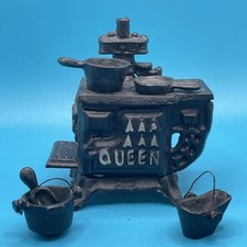 QUEEN Stove Miniature Cast