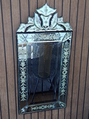 Venetian wall mirror - wall,