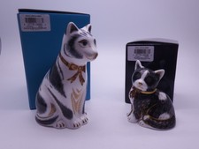 ROYAL CROWN DERBY BLACK & WHITE MOTHER & KITTEN PAPERWEIGHTS