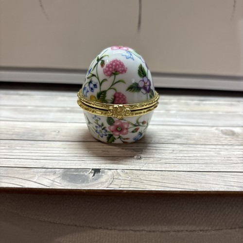 Vintage thimble style egg - in,