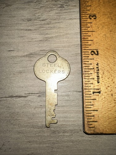 Vintage key aurora steel - key:,