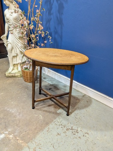 Vintage side end table - table, dark