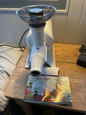 Champion Juicer 2000