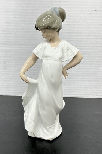 Lladro nao how pretty girl - nao,