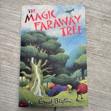 Paperback Book ‘the Magic