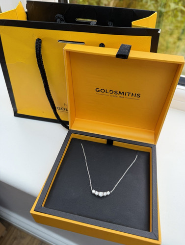 Goldsmiths 9ct white gold - 9ct,