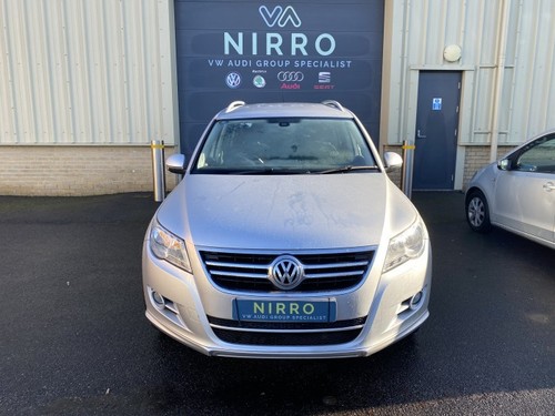 Tiguan breaking for 10x - vw,