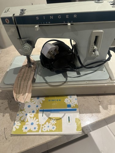 Singer 257 sewing machine - 257, in