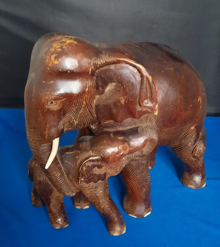 Large wooden sculpture - wooden,