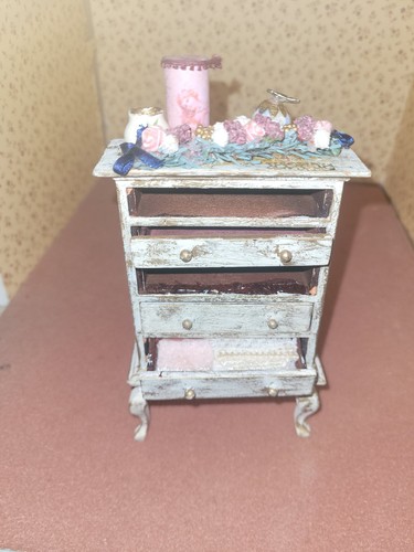 Scale dolls house - scale,