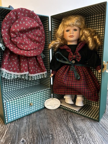 Rare porcelain doll with - -,