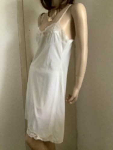 Vtg kayser ivory silky - kayser,