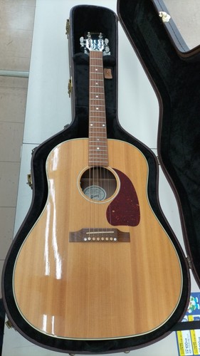 Gibson studio acoustic - j-45,