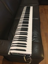Complete keybed  Kurzweil pc3x. Also fits other Kurzweil synthesizers