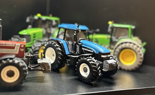 New holland 150 32 scale - holland,