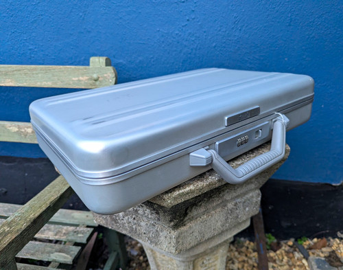 Zero halliburton aluminum - zero,