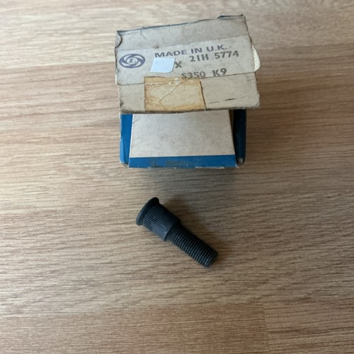 Triumph wheel stud unf x - triumph, 3/8