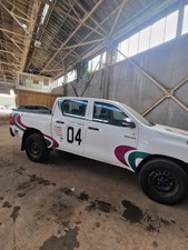 toyota hilux pickup double cab