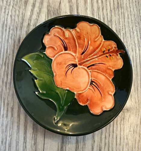 Moorcroft hibiscus small pin - moorcroft,