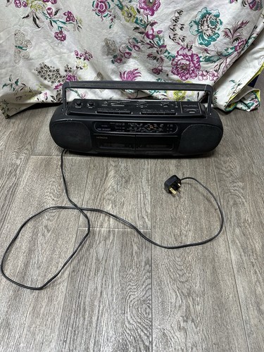 Hitachi radio cassette player - radio,