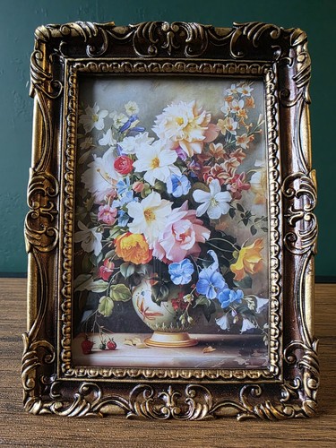 Ornate gold baroque style - gold,