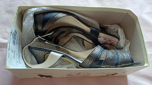 Great pair shoes sunsteps - pair,