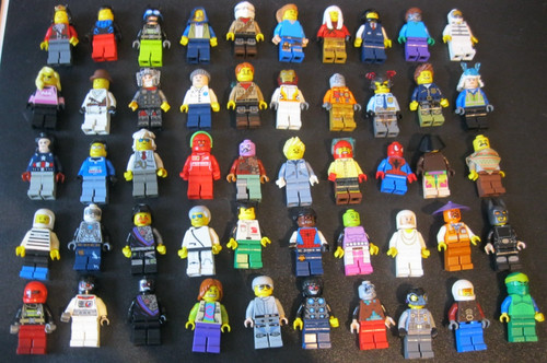 Assorted minifigures - 50,