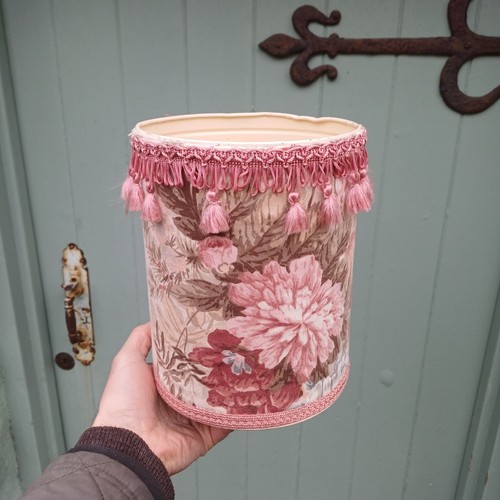 Vintage kitch waste paper - , bin