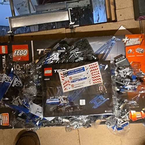 Lego technic 42042 crawler - lego,