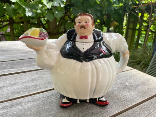 Leonardo fat waiter - leonardo,