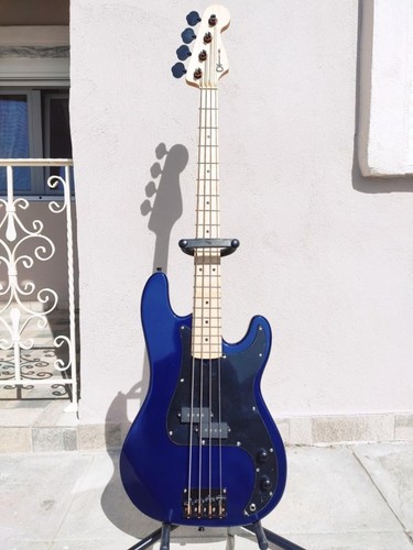 Squier affinity bass custom - affinity,