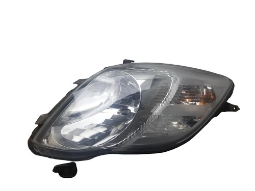 Toyota yaris headlight lamp - toyota,