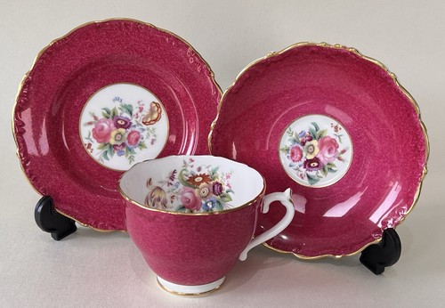 Coalport red floral bouquet - &,