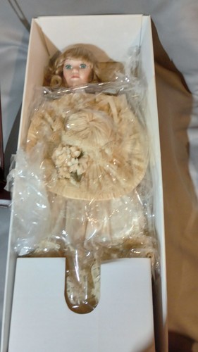 Alberon doll named elizabeth - alberon,