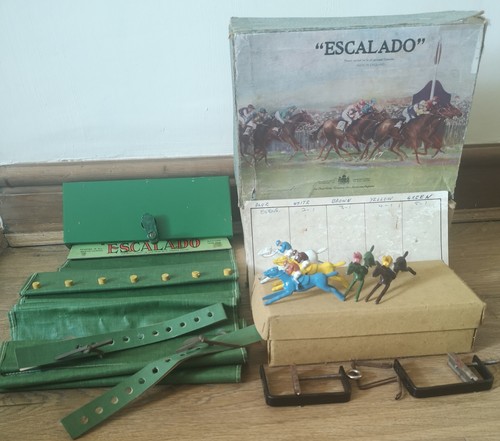 Vintage escalado horse racing - vintage,