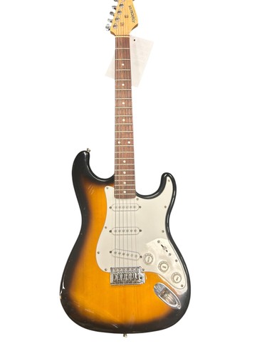 Starcaster fender - by,