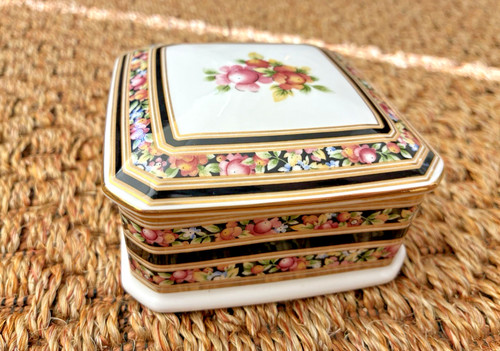 Wedgwood china box square clio - wedgwood,