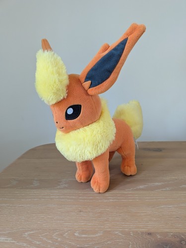 Pokemon center flareon eevee - pokemon,